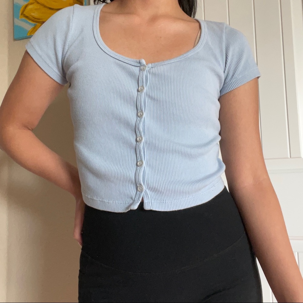 SOLD Brandy Melville Zelly Top 💙